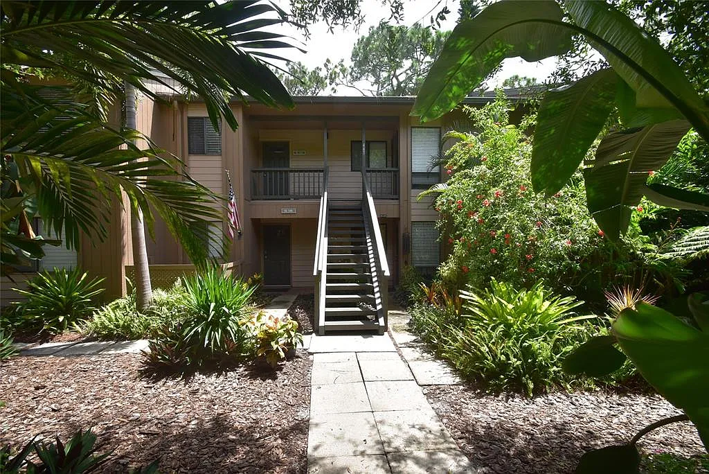 2 bed, 2.0 bath, 1112 sqft, $2,200 — Photo 1