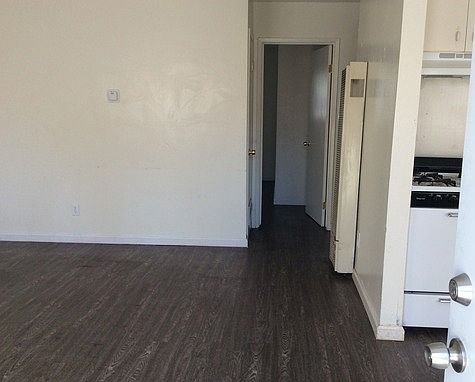 4th image of 512 E Myrtle Ave APT C