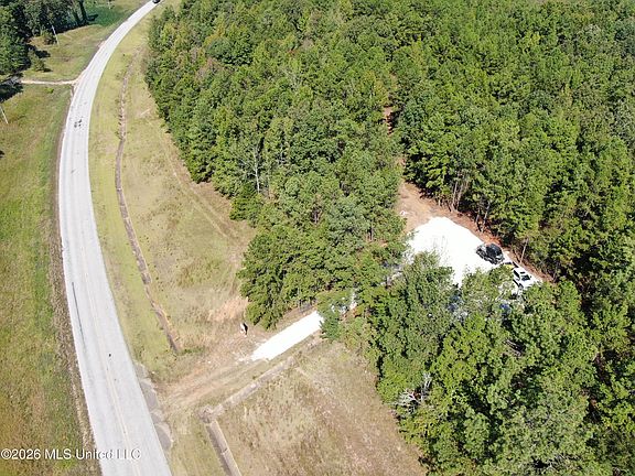 4th image of 6900 Highway 370