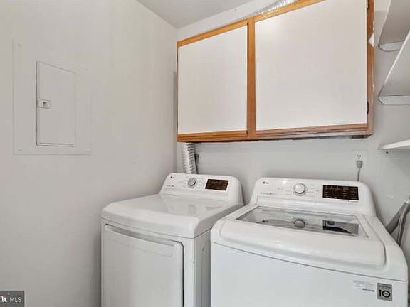 5th image of 9564 Cannoneer Ct