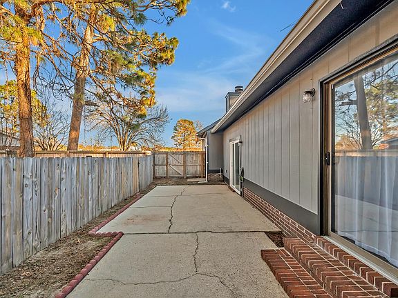 4th image of 6951 Skyhawk Dr