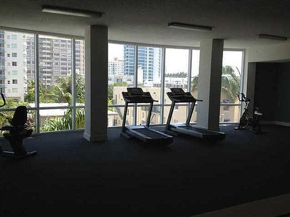 3rd image of 601 NE 23rd St APT 1105