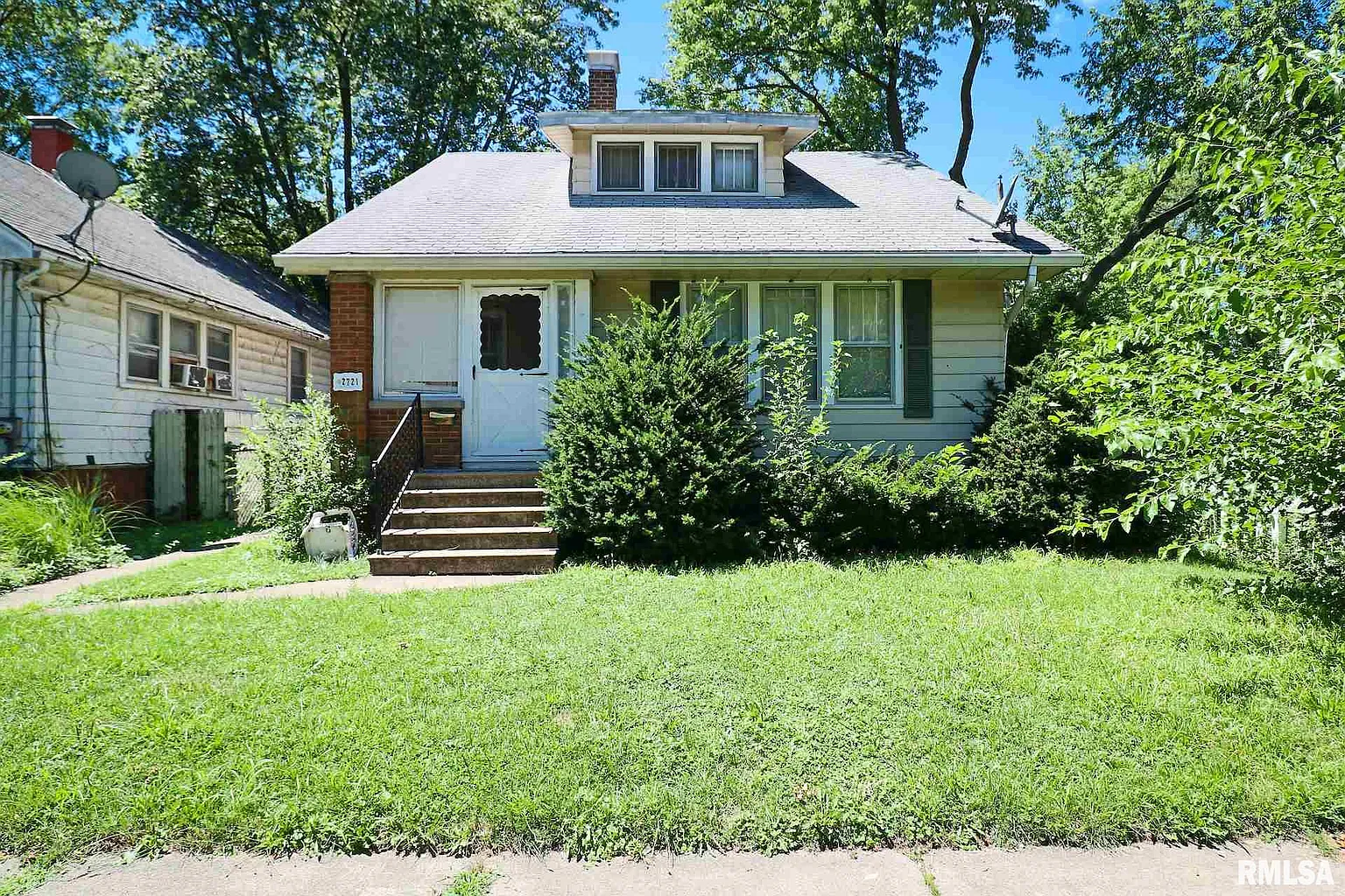 2721 N Sheridan Rd photo 1
