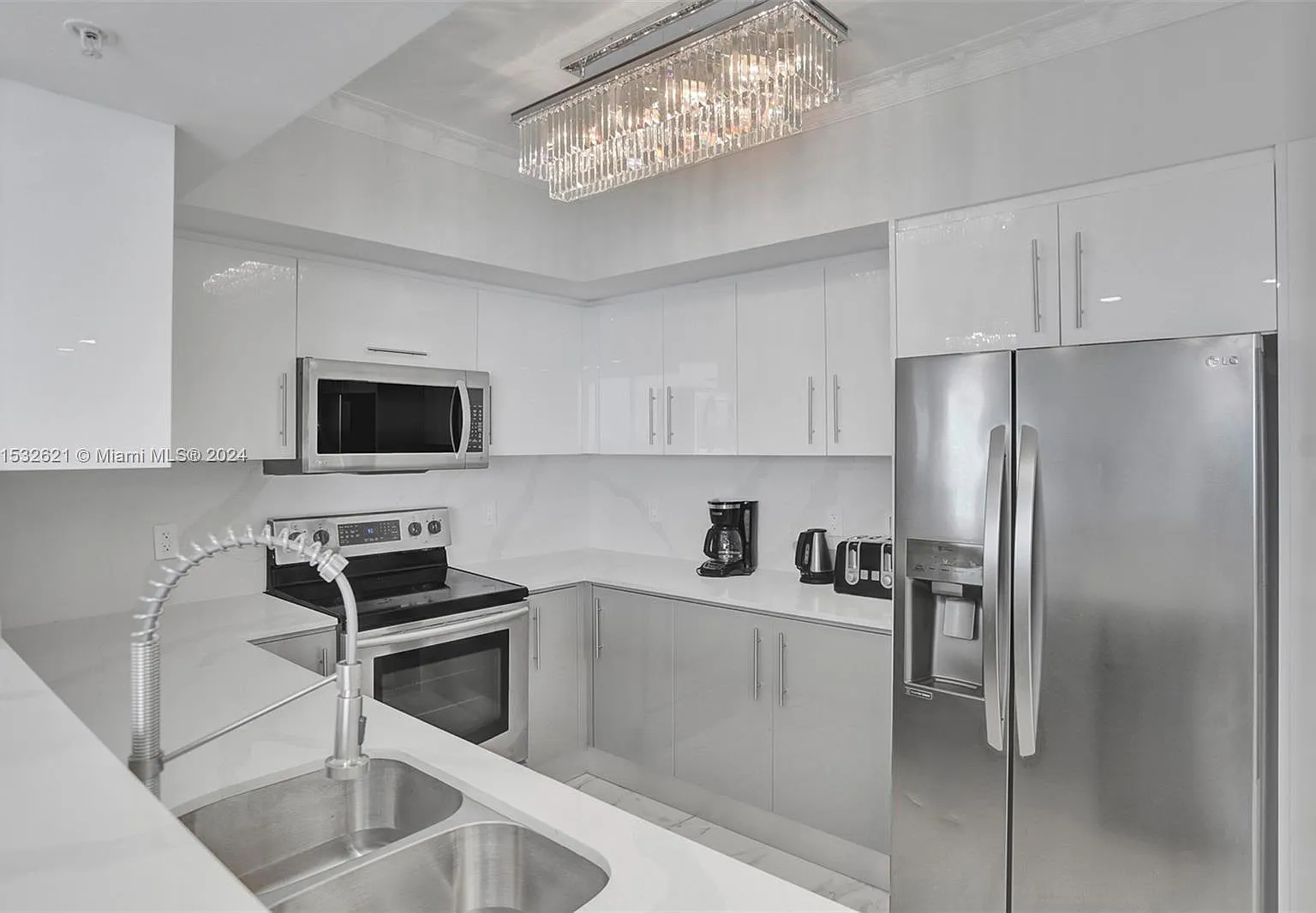 La Perla Condo — Photo 4