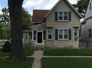 364 Chestnut St, Wyandotte, MI 48192