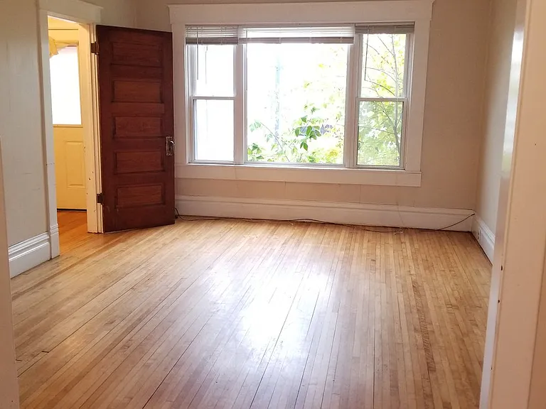 5813 Grand Ave — Photo 2