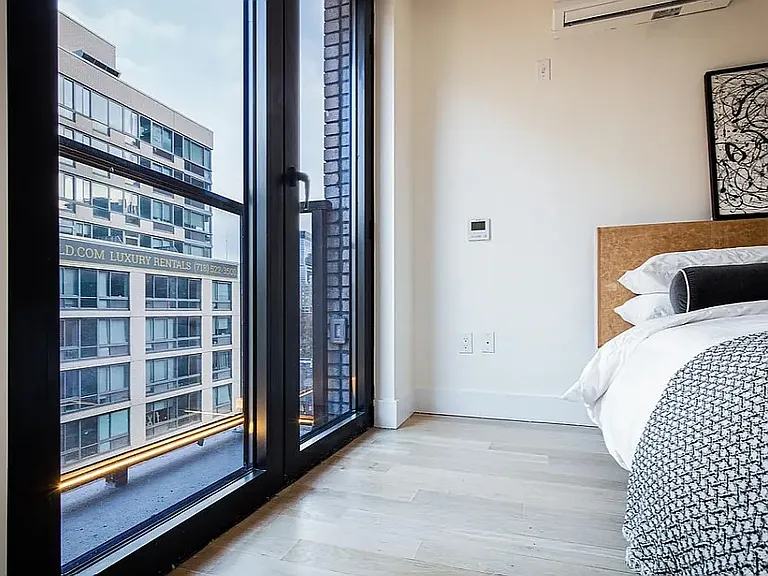 260 Gold St #812 — Photo 7