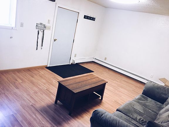 2nd image of 1121 Garden Way #A