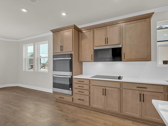 3rd image of 1004 Zane Dr