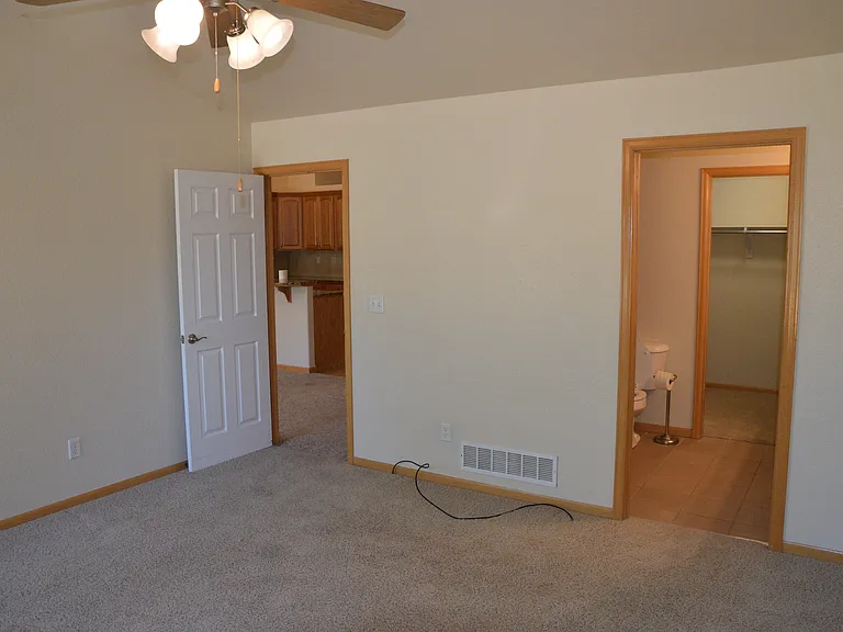 4748 Parachute Cir — Photo 12