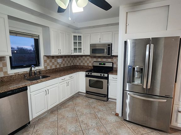 3rd image of 32 Harriet Pl Floor 2