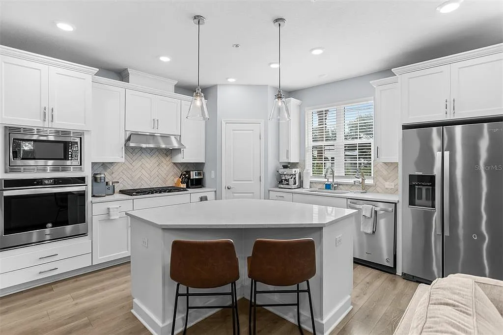 2 bed, 2.5 bath, 1493 sqft, $4,200 — Photo 4