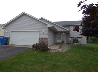 1309 Meadow View Dr, Princeton, MN 55371