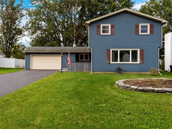 8195 Laurie Ln, Liverpool, NY 13090