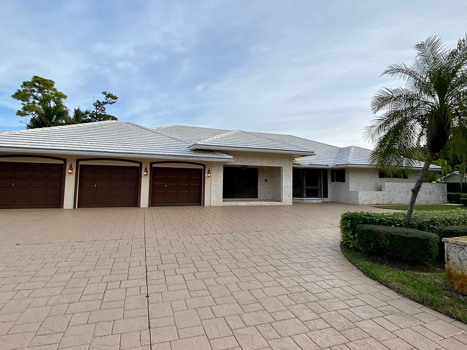 1st image of 4567 S Lake Dr