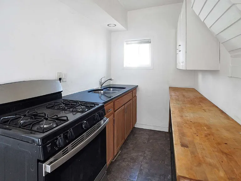 690 York Ave #1 — Photo 6