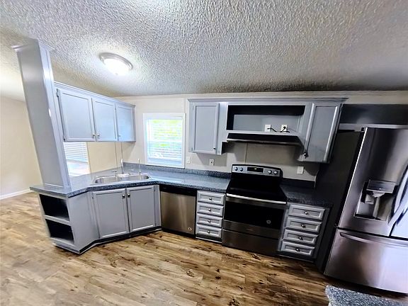 5th image of 1315 Phoenix Ct