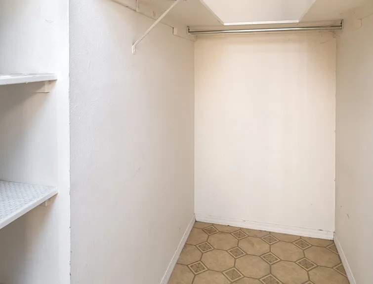 1813 Girard Blvd NE #11 — Photo 15