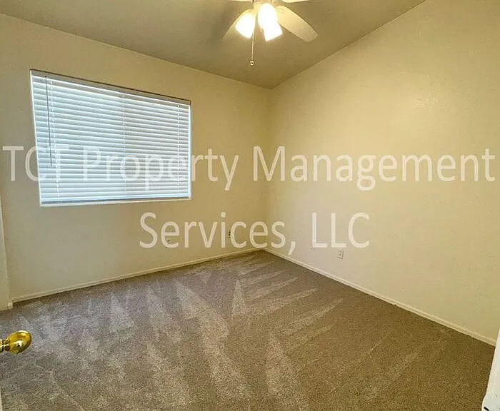 4399 S Maverick Ave — Photo 8