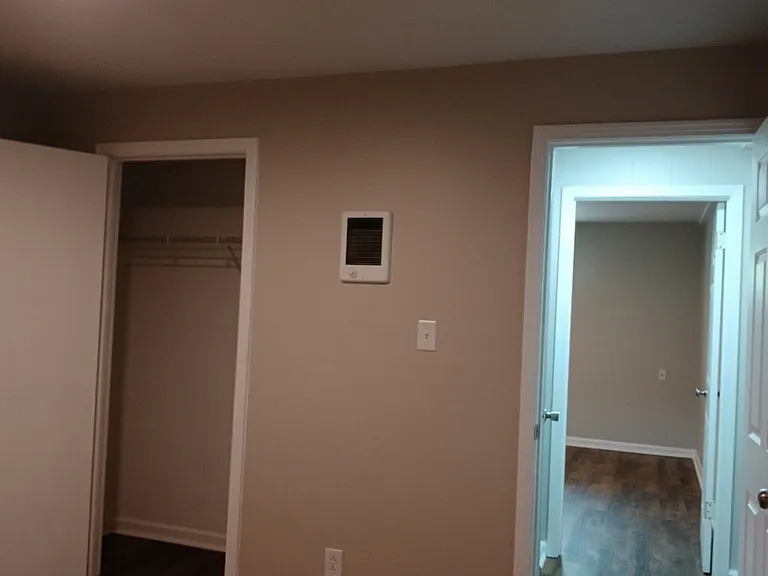 801 Biglen Rd #E — Photo 10