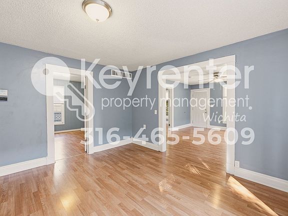 4th image of 2035 N Park Pl