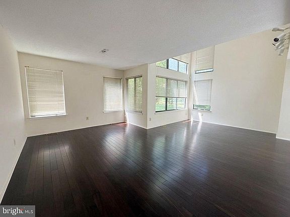 2nd image of 83 Sayre Dr