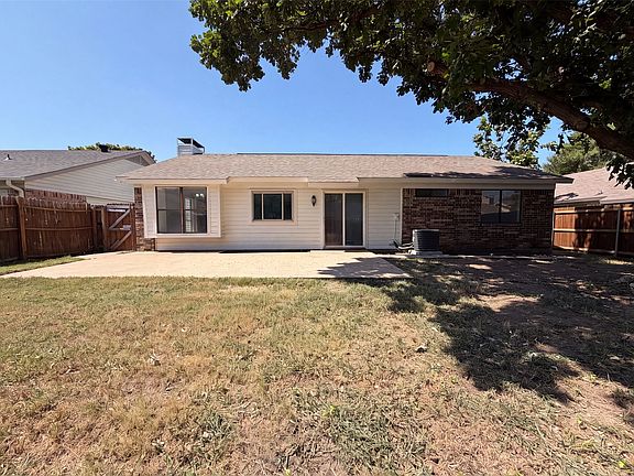 5th image of 220 Creekwood Ln