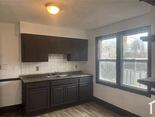 4 bed, 1800 sqft, $1,650 — Photo 4
