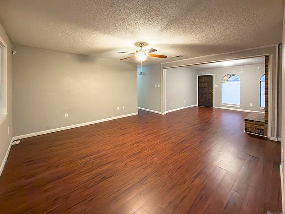 4th image of 16124 Batavia Ave