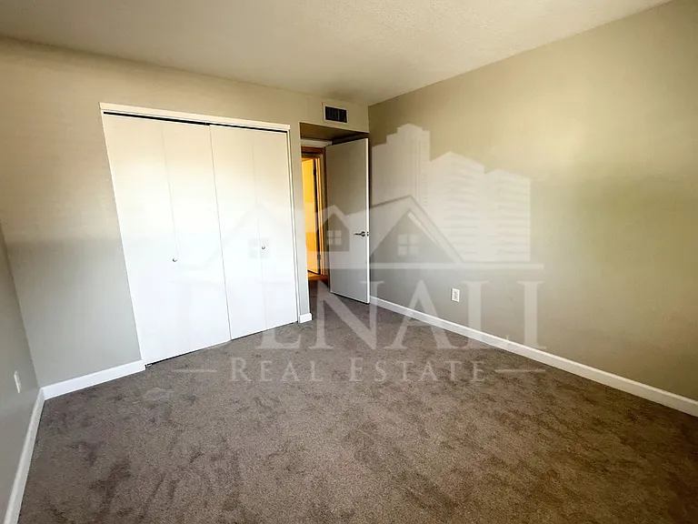 1529 E Edgewater Dr — Photo 15