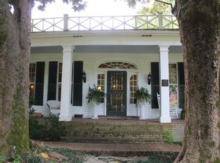 335 W Chulahoma Ave, Holly Springs, MS 38635