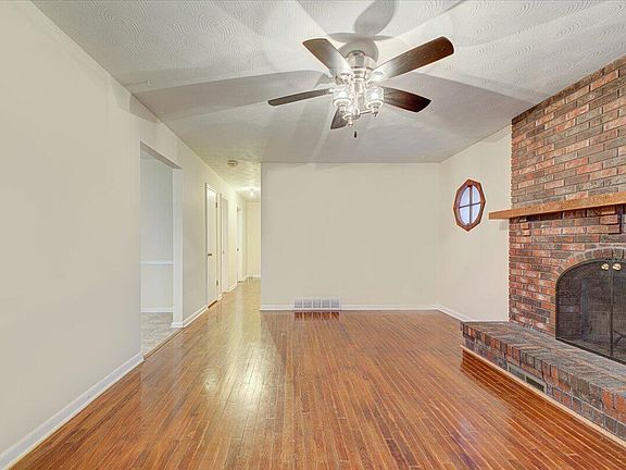 4th image of 2558 Avenue M