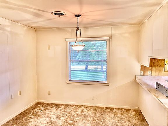 4th image of 623 Circle Dr