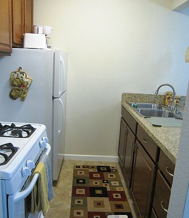 3rd image of 4727 W Alabama St #104