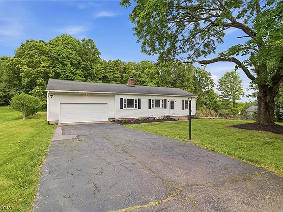 2nd image of 4443 Hilltop Dr