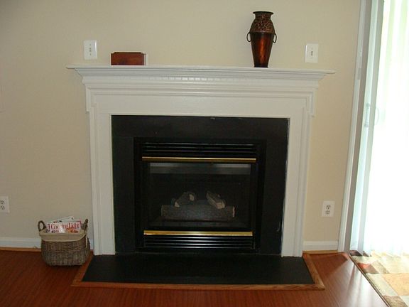 2nd image of 100 Raquel Ct