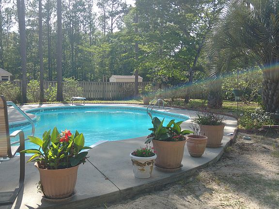 4th image of 10 Cardinal Ct