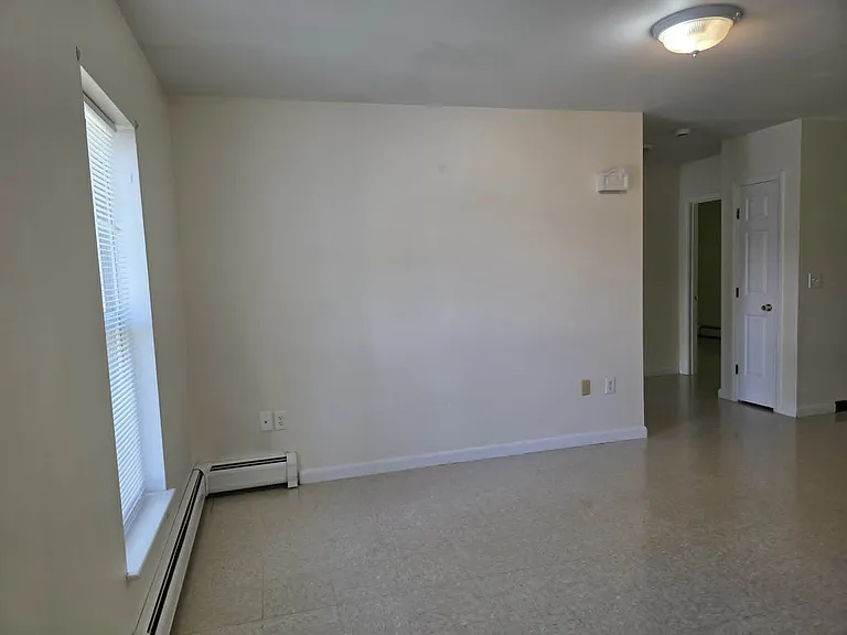 18 Main St #10 — Photo 9