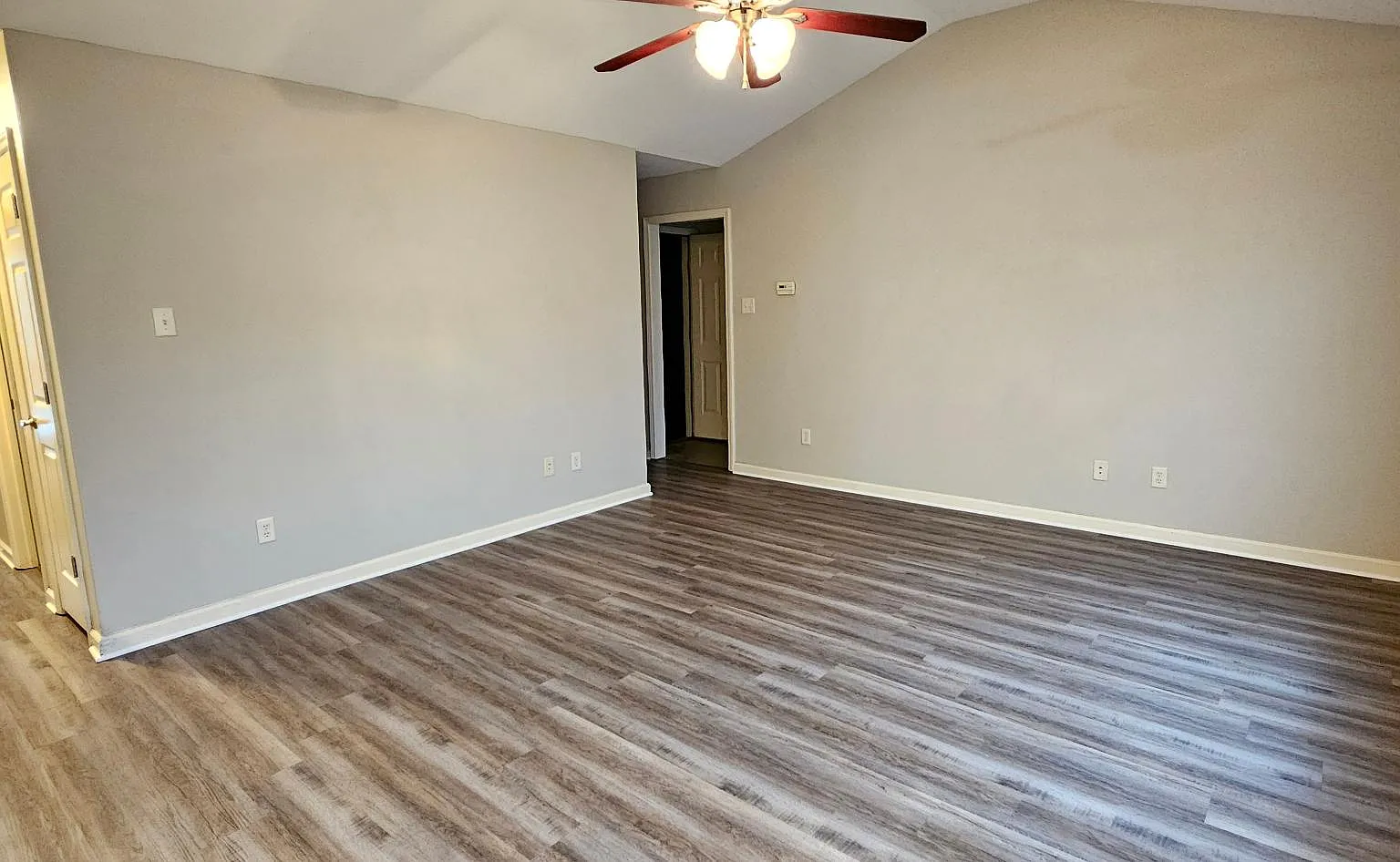 3 bed, 1212 sqft, $1,295 — Photo 4