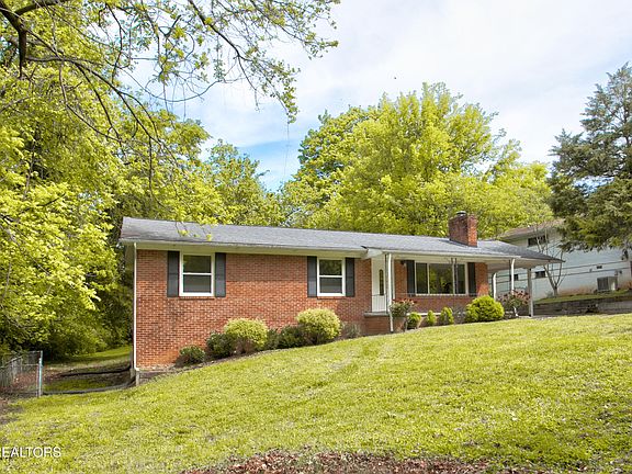 3rd image of 2516 Wayland Ave