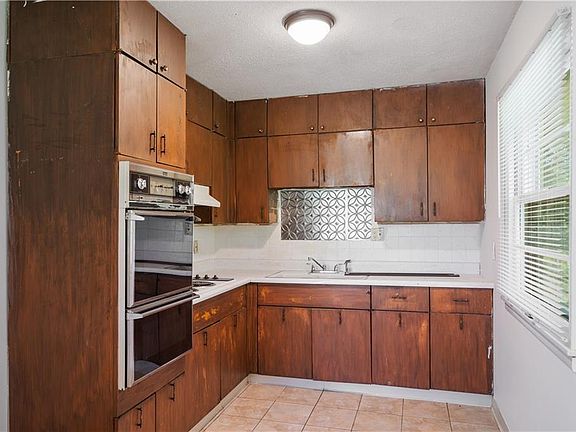 4th image of 2807 N 45th St