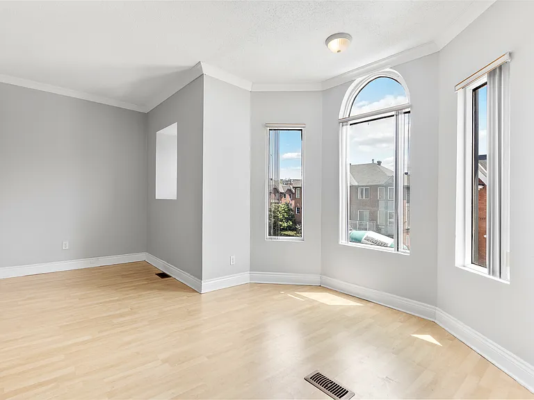 455 Somerset St W #2 — Photo 31