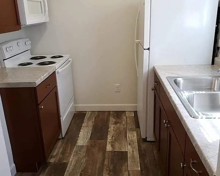 420 S Smith St — Photo 1
