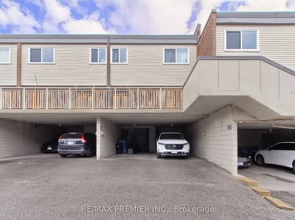 213 Milestone Cres, Aurora, ON L4G 3M2