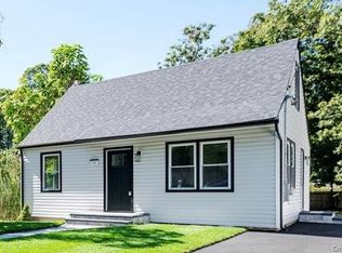 62 Judith Dr, Coram, NY 11727