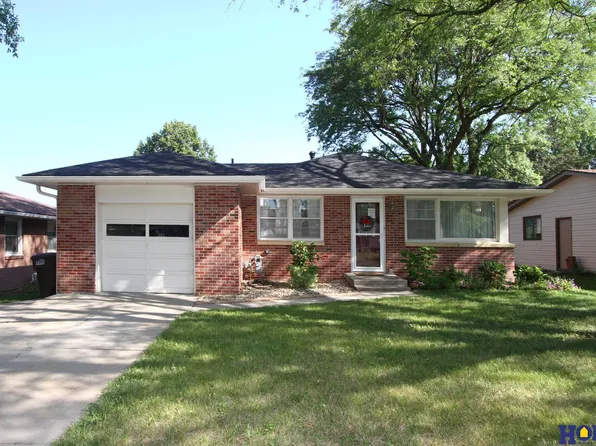 4430 Meredeth St, Lincoln, NE 68506