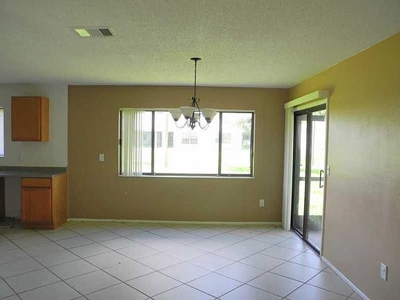 5th image of 1278 Wade St SE