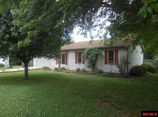 109 Springtree Ln, Mountain Home, AR 72653