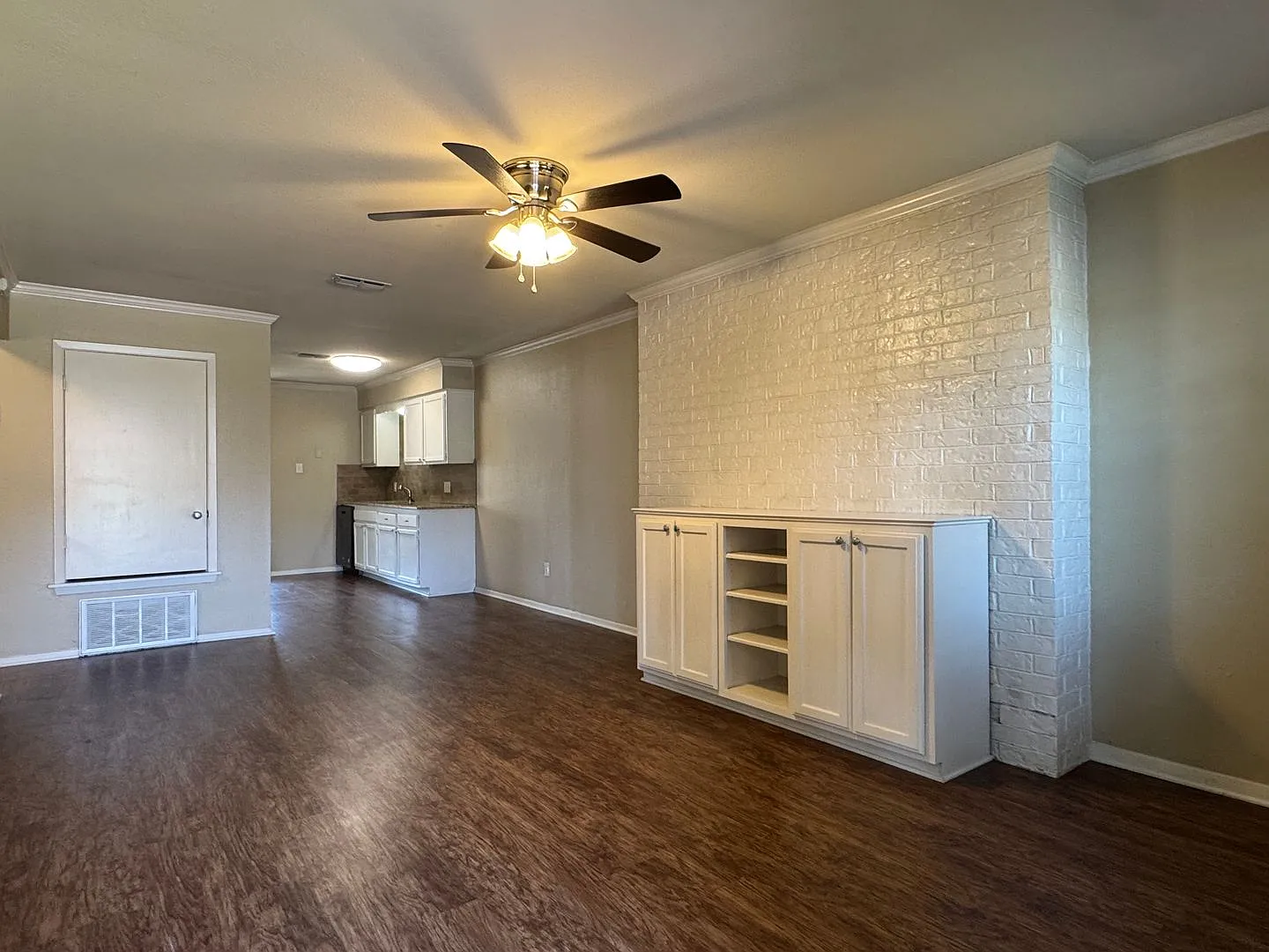 8414 Cambridge #C25 - 2 bed 1 bath — Photo 3