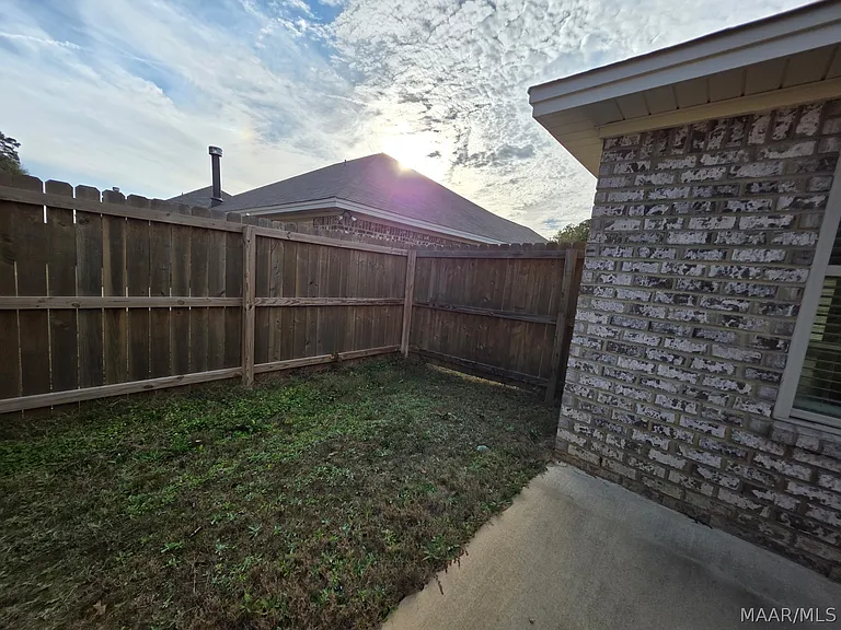 745 Park Ln — Photo 46